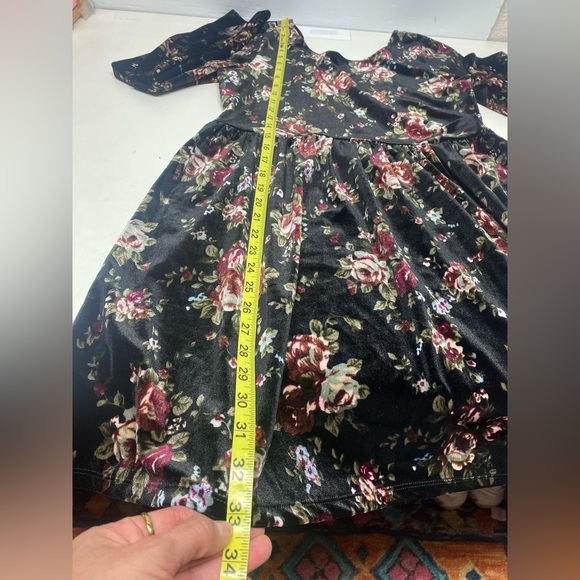 One Clothing Velvet Floral Dress - Picture 8 of 10